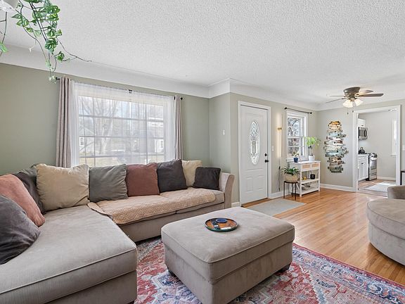 4th image of 5014 Mayview Rd