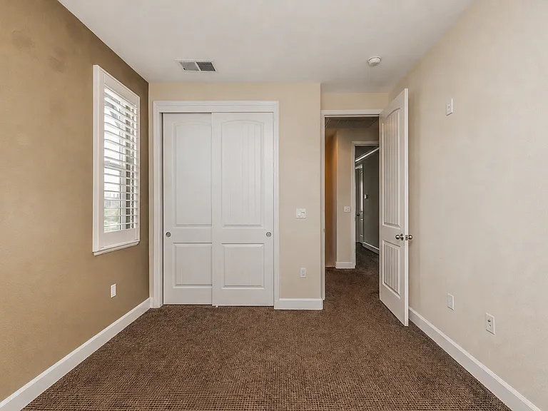 Bedroom Room 2