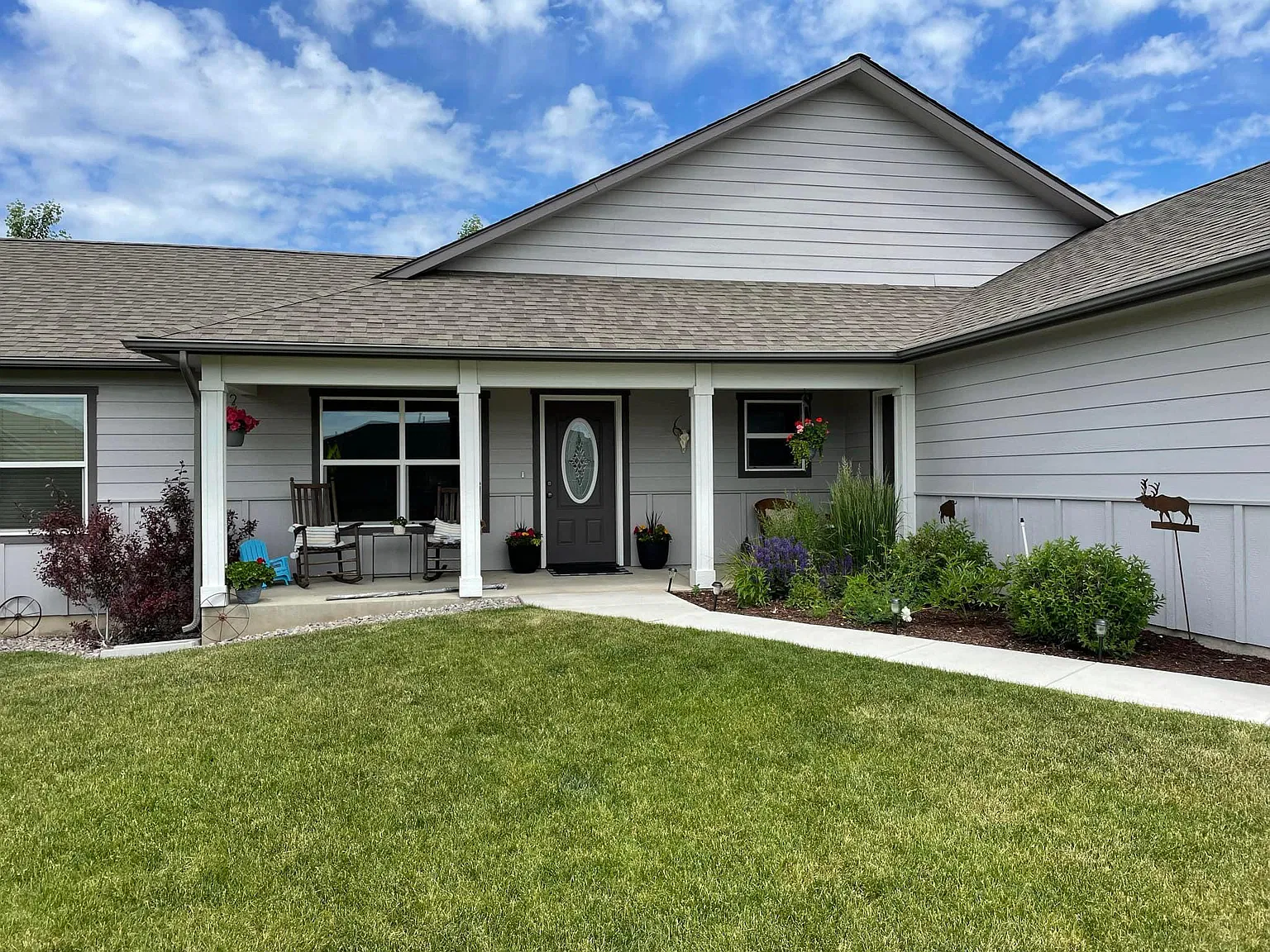 3 bed, 1621 sqft, $3,000 — Photo 2
