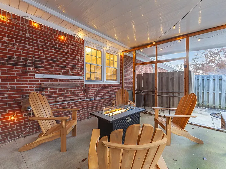 79 Hughes Dr — Photo 6