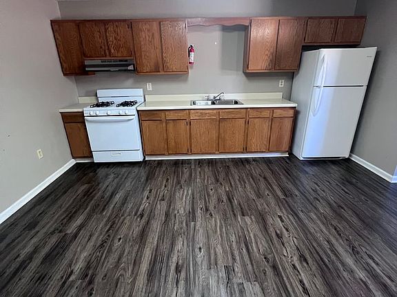 2nd image of 250 Ivie Ln #5