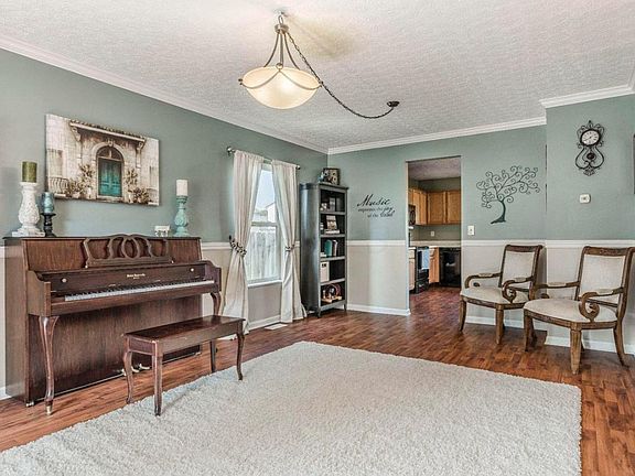 4th image of 169 Hardman Dr
