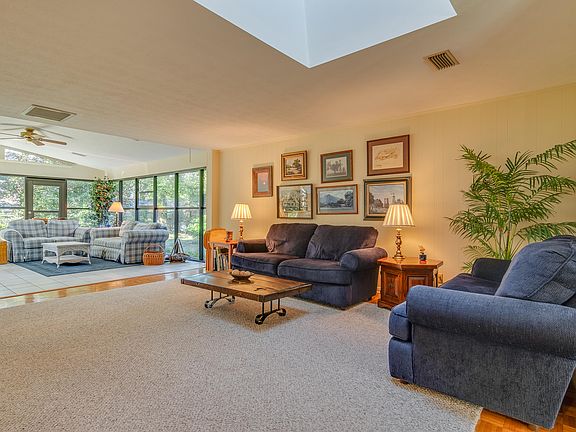 5th image of 2836 River Oak Dr