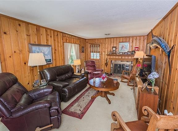 3rd image of 1502 Lochwood Dr