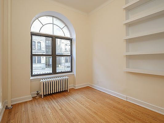 4th image of 348 W 45th St APT 1B