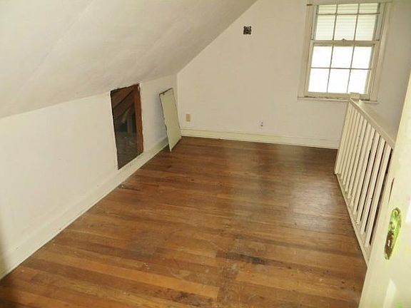 5th image of 3403 Brighton St
