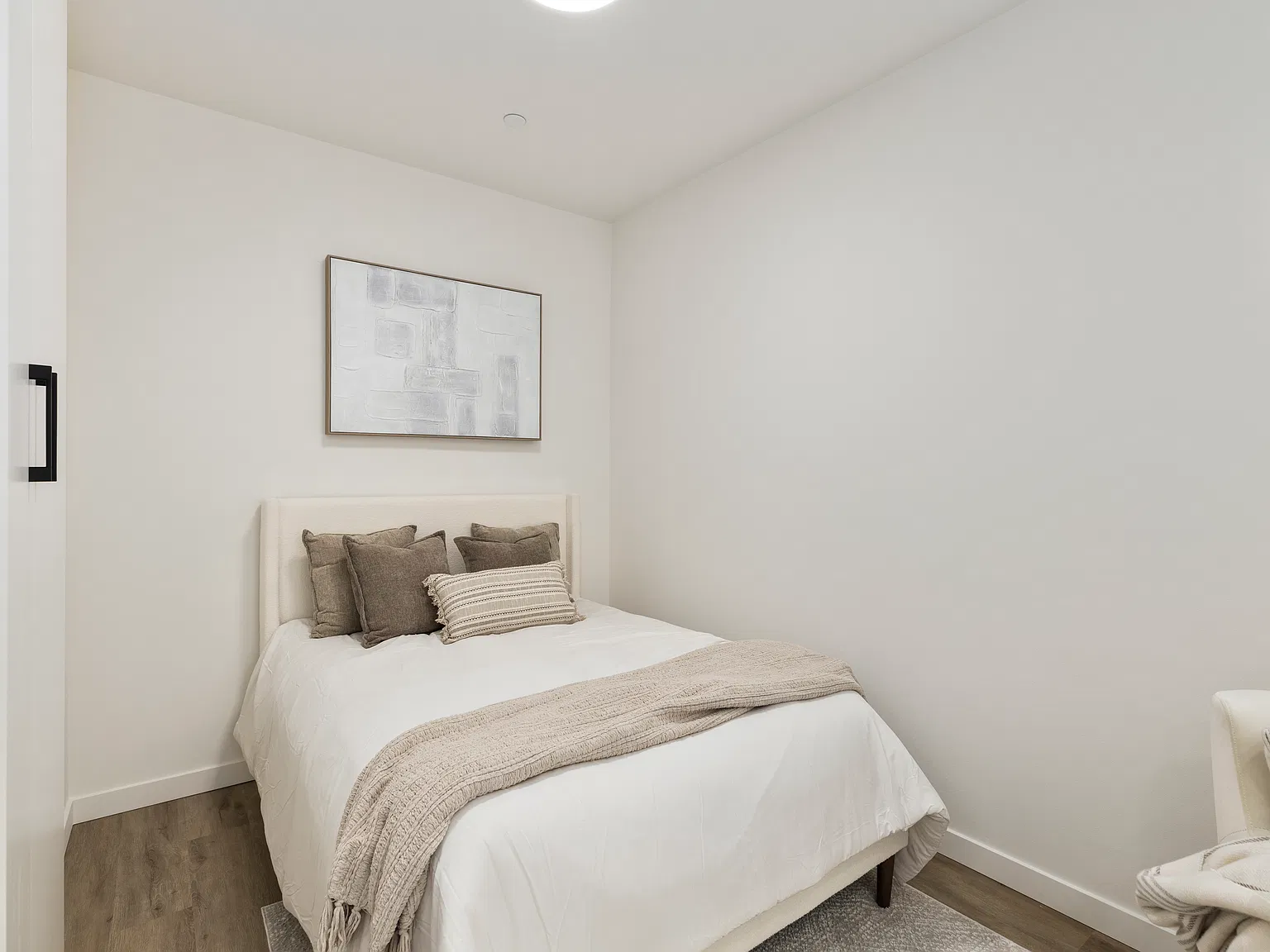Studio, 350 sqft, $1,850 — Photo 4