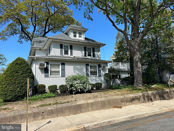 2nd image of 302 Montgomery Ave