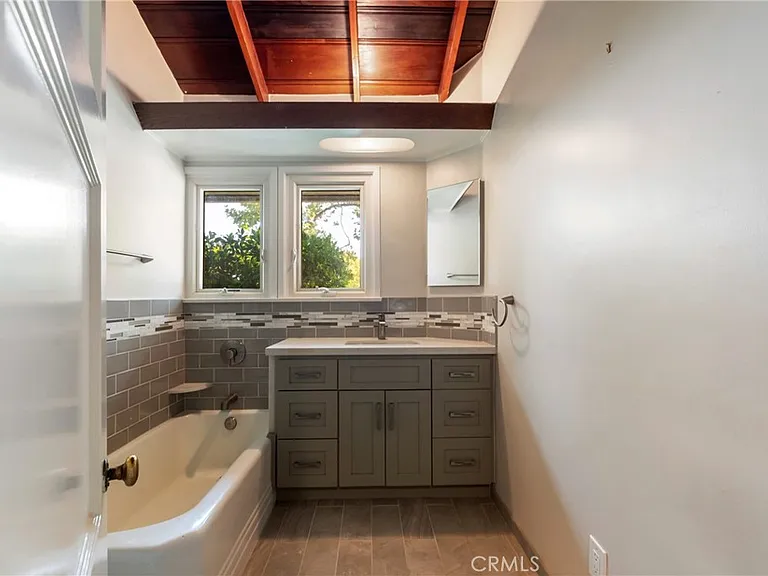 229 Glenullen Dr — Photo 16