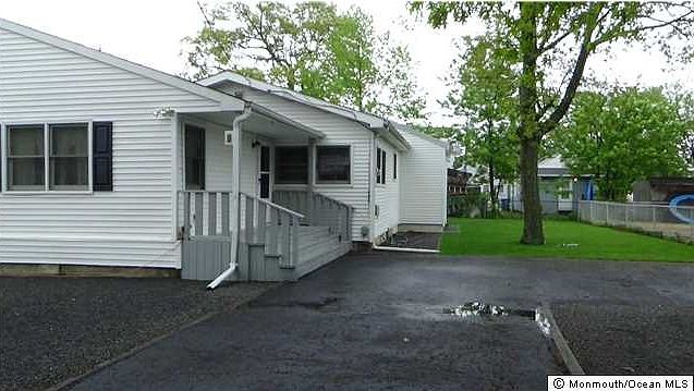 1st image of 9 Pinecrest Dr