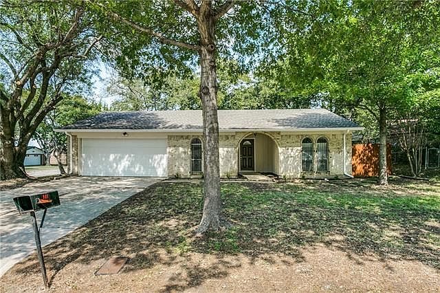1st image of 901 Moorhead Ct