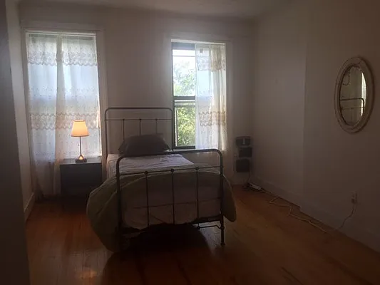 Rented by Realty Collective | media 6