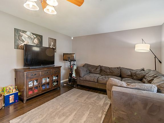 3rd image of 1022 Whitetail Ln