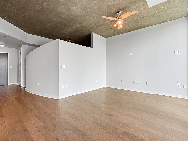 3324 Peachtree Rd NE #1403 — Photo 11