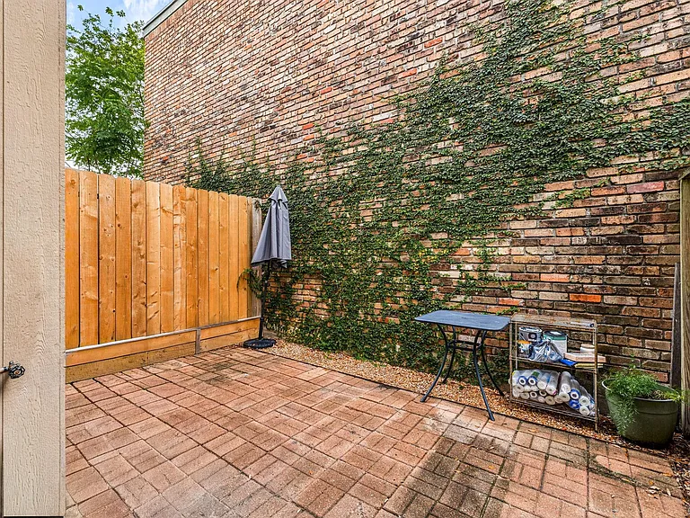 4018 Blue Bonnet Blvd #A — Photo 24