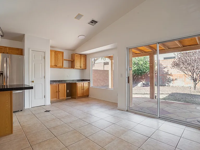 685 W Placita Vega Vis — Photo 14