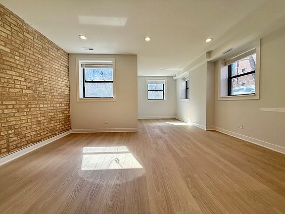 2nd image of 1358 W Winnemac Ave #G