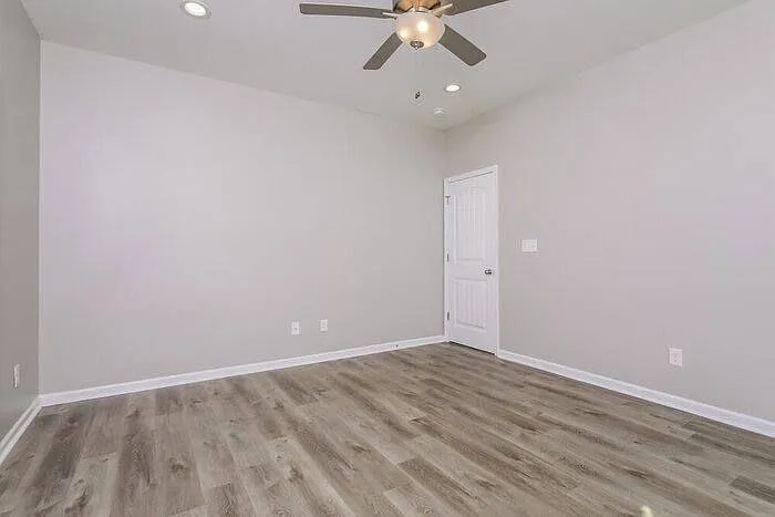 257 E Wilson St — Photo 9