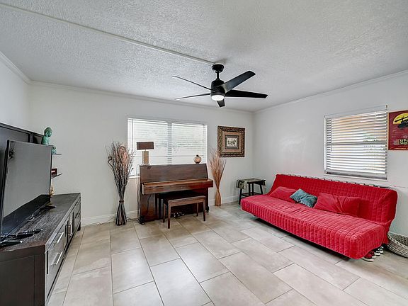5th image of 305 NE 16th Street #4