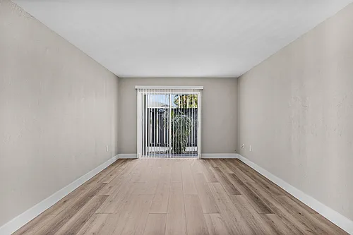 1917 Maravilla Ave Photo 1