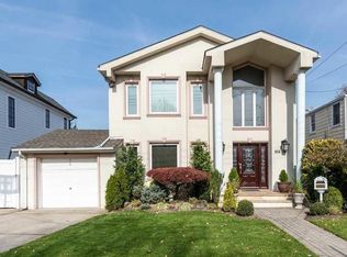 16615 12th Rd, Whitestone, NY 11357