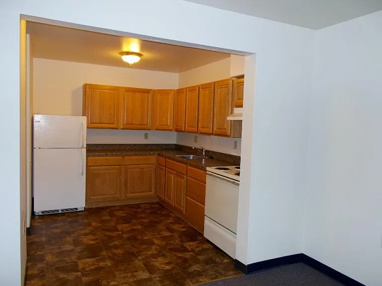 Knoll Crest - Project Based Section 8 Housing — Photo 1