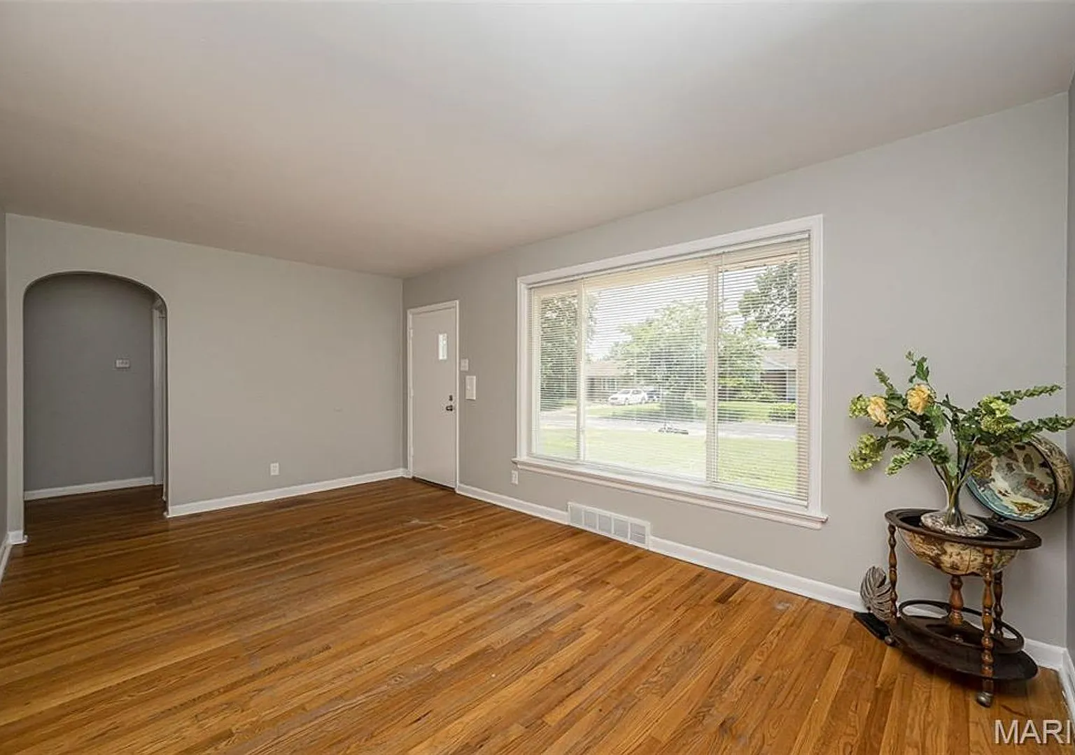 1225 Newark — Photo 3