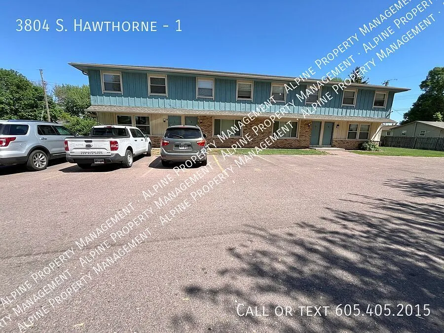4 Bedroom/1.5 Bath Townhome For Rent! — Photo 4