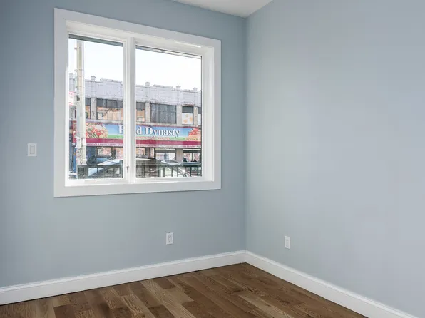 221 Clarkson Avenue image 3 of 10