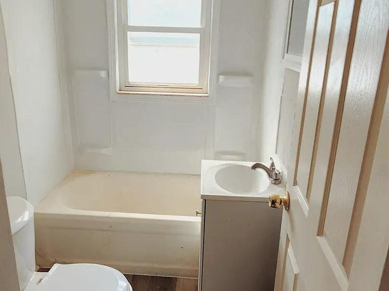 26139 Hanover St — Photo 11