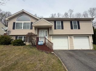 52 Moreland Green Dr, Worcester, MA 01609
