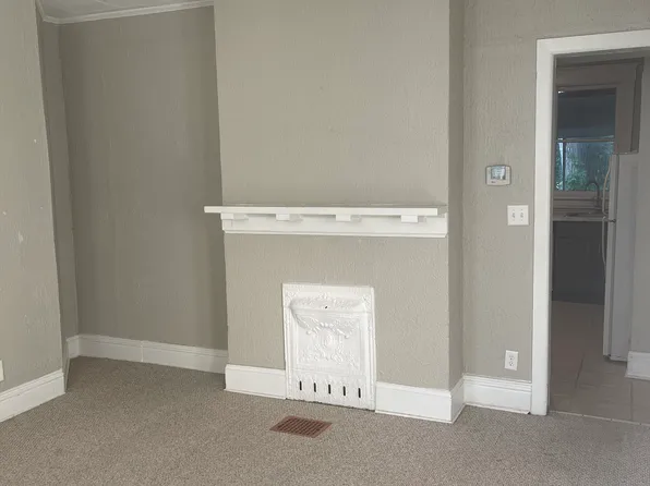 119 W Front St APT 1, Grand Ledge, MI 48837