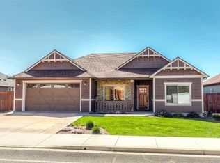 948 Arrowhead Trl, Eagle Pt, OR 97524