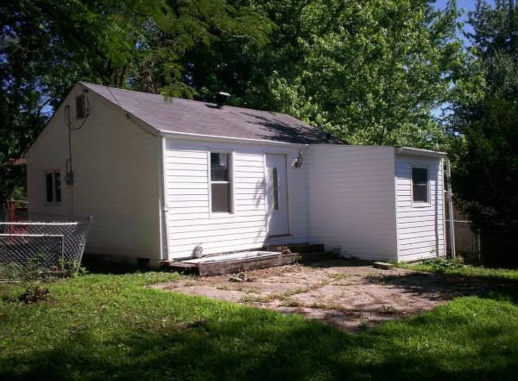 202 Anistasia Dr photo 1