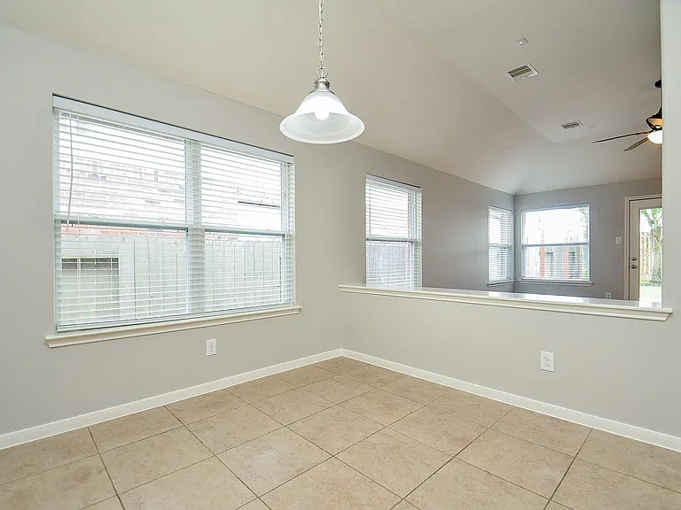 24514 Springwood Glen Ln — Photo 9