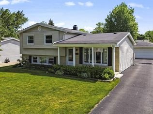 873 S Michigan Ave, Addison, IL 60101