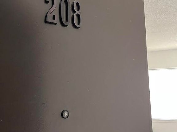 3rd image of 724 N Gramercy Pl APT 208