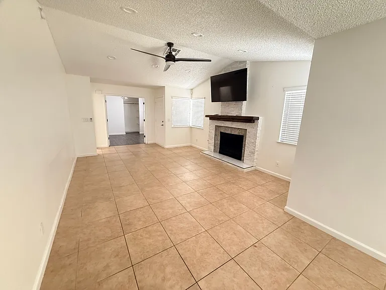2372 Beaver Bay Ct — Photo 11