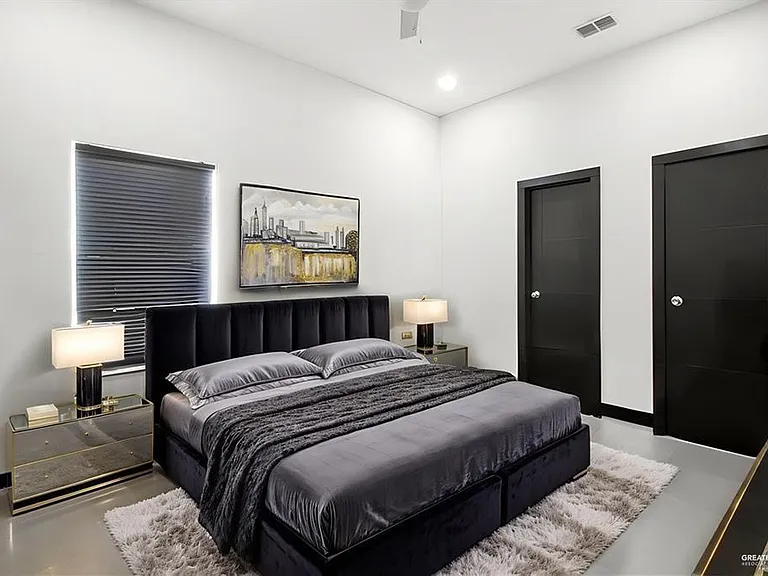 800 New Orleans Cir — Photo 6
