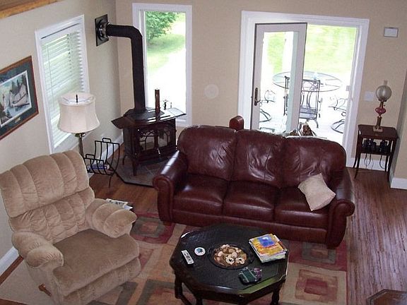 3rd image of 3416 S Memorial Shoreway Dr