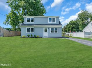 24 Monterey Dr, Hazlet, NJ 07730