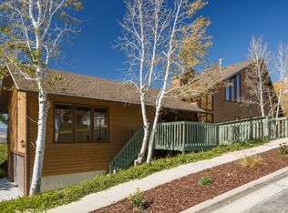 11414 S Willow Hill Dr, Sandy, UT 84092