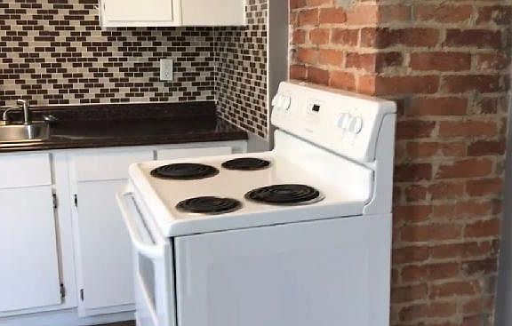2nd image of 3809 Foster St #1