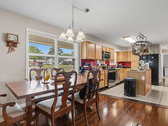 5th image of 115 Alta Vista St