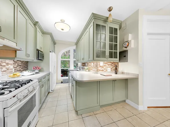 505 West End Avenue image 5 of 13