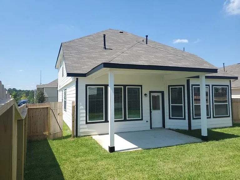 4504 Danielle Gardens Ln — Photo 3