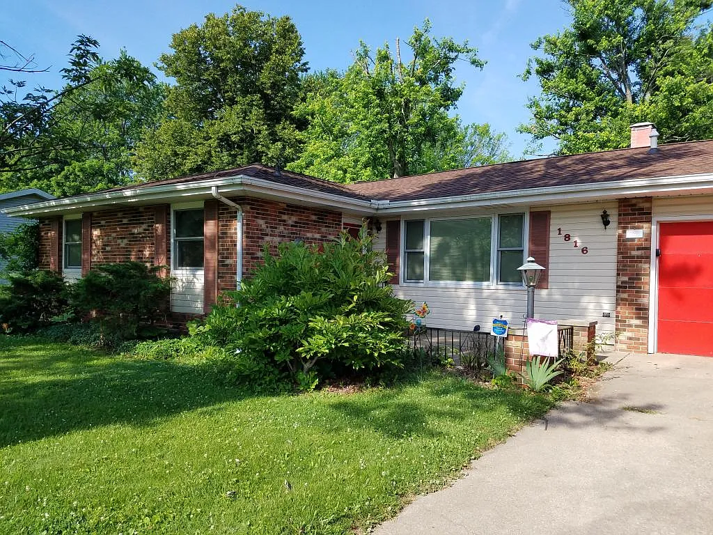 1816 University Dr photo 1