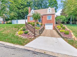 1 Oakville Dr, Pittsburgh, PA 15220