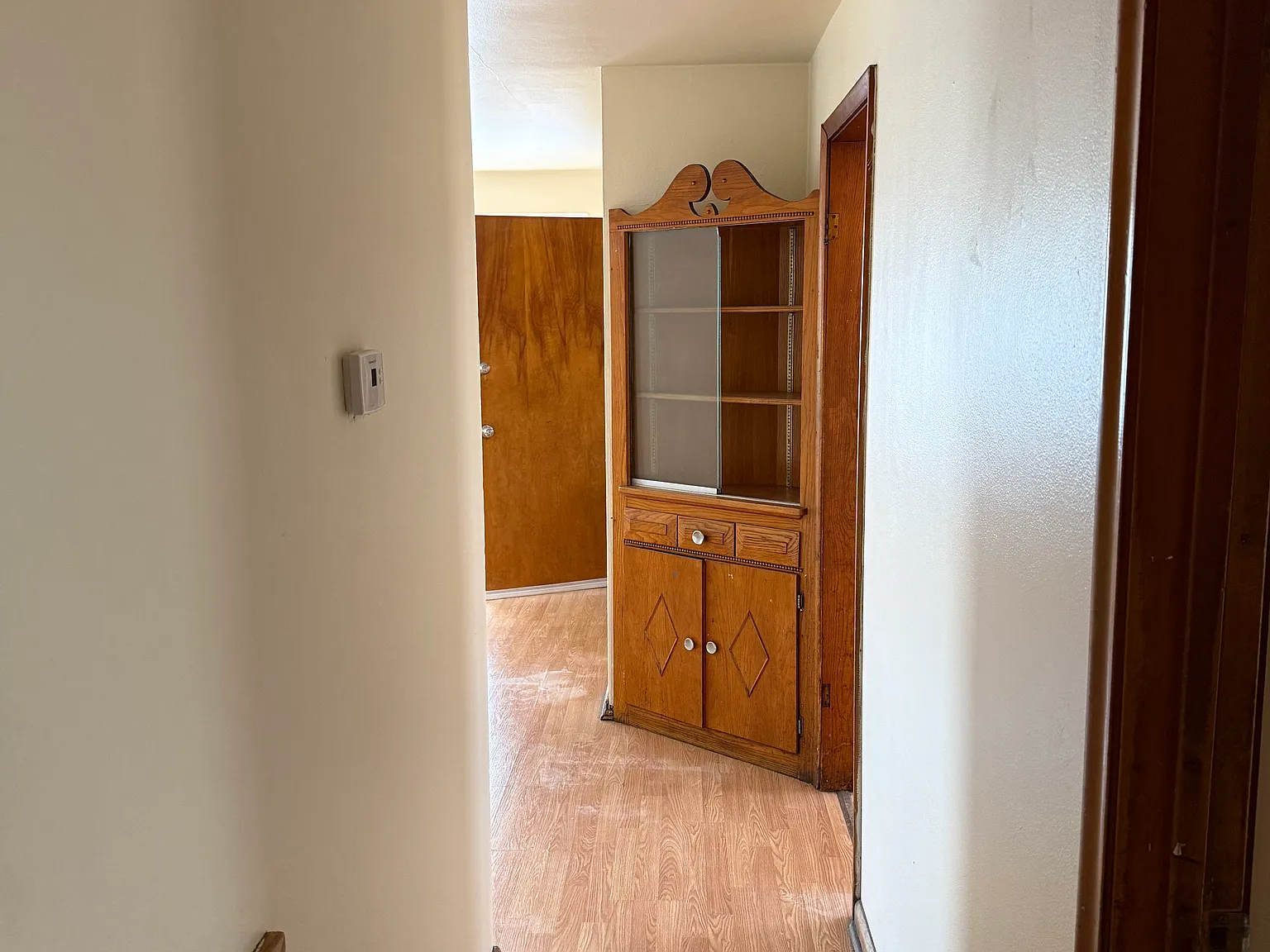 3 bed, $1,100 — Photo 2