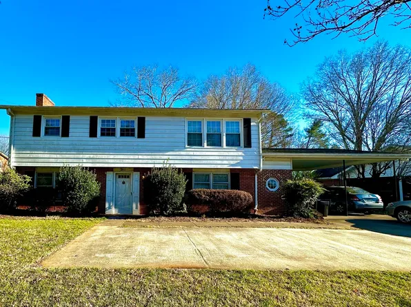 1007 Valient Ln, Martinsville, VA 24112